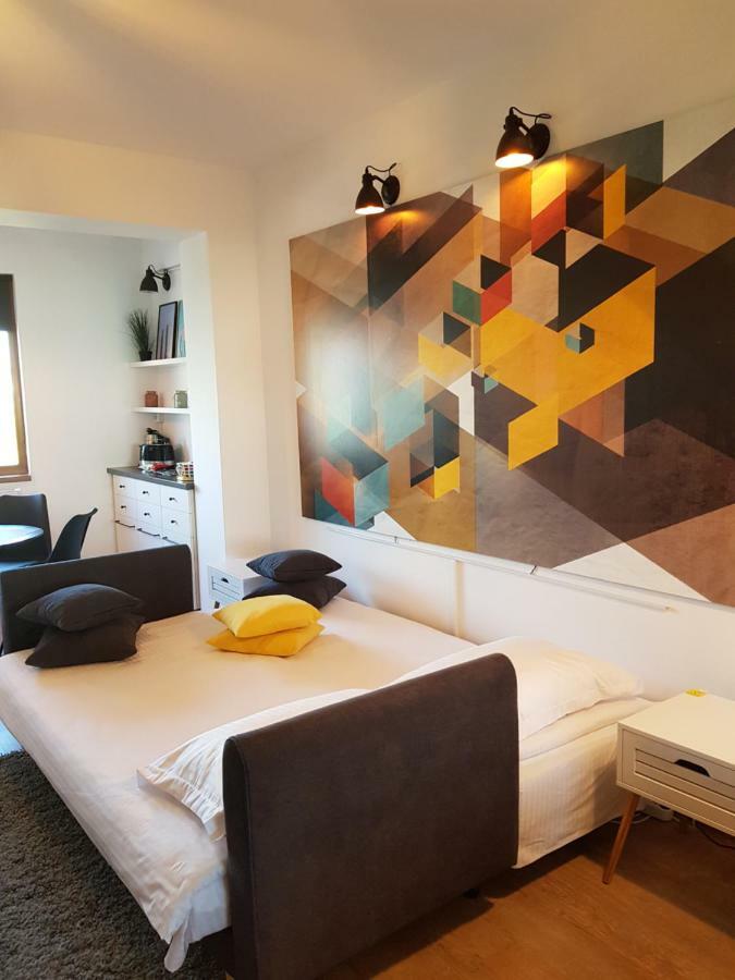 Kolonaki Domus Apartment 3 Iasi Bagian luar foto