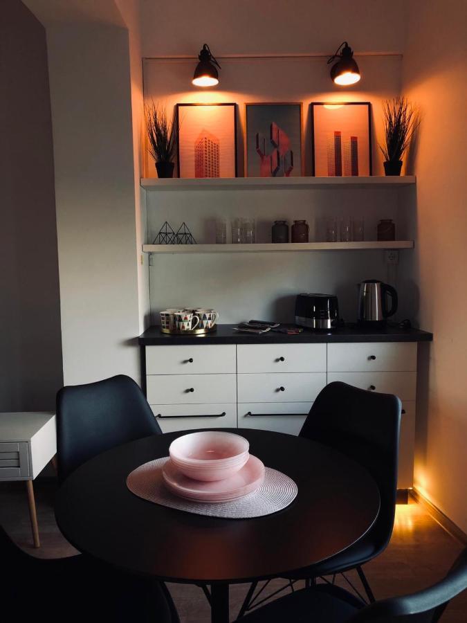 Kolonaki Domus Apartment 3 Iasi Bagian luar foto