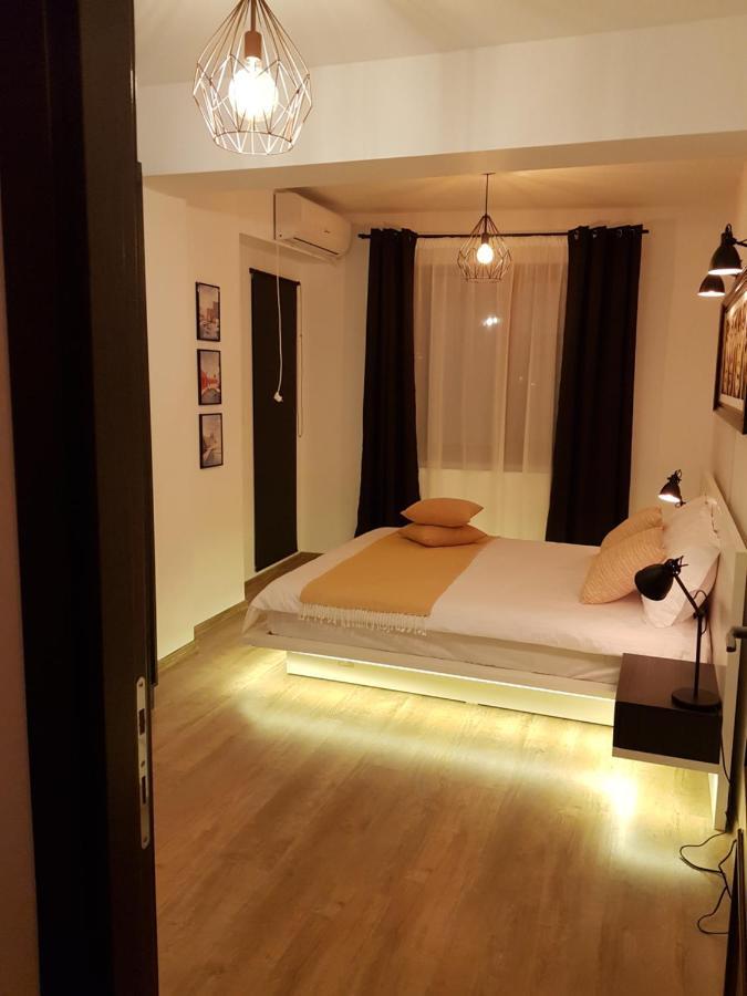 Kolonaki Domus Apartment 3 Iasi Bagian luar foto