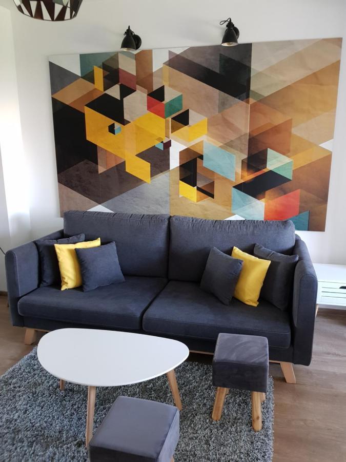 Kolonaki Domus Apartment 3 Iasi Bagian luar foto