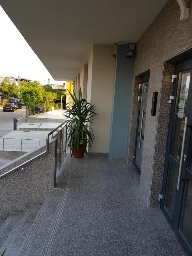Kolonaki Domus Apartment 3 Iasi Bagian luar foto